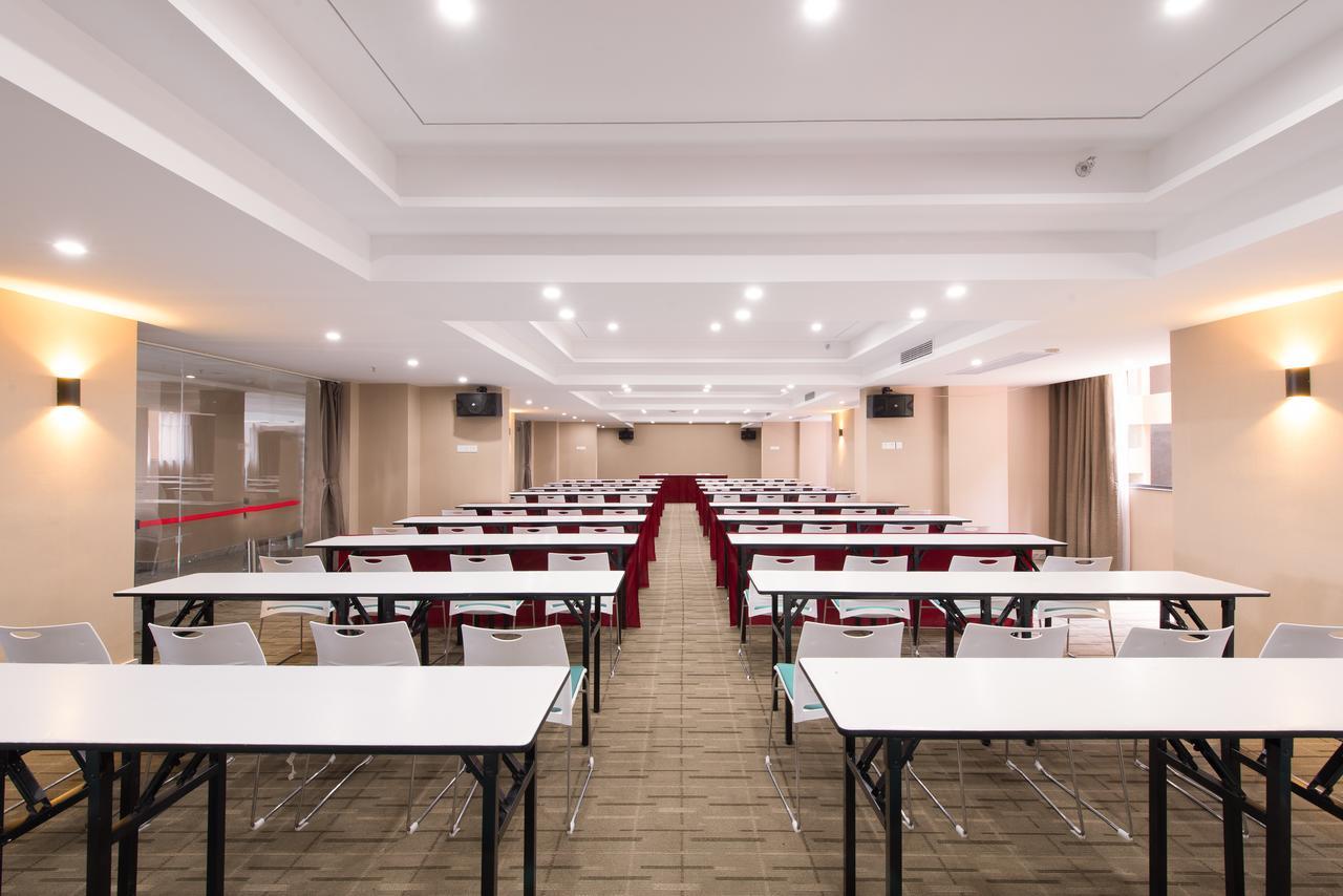 Manhatton Hotel Guilin North Railway Station Εξωτερικό φωτογραφία